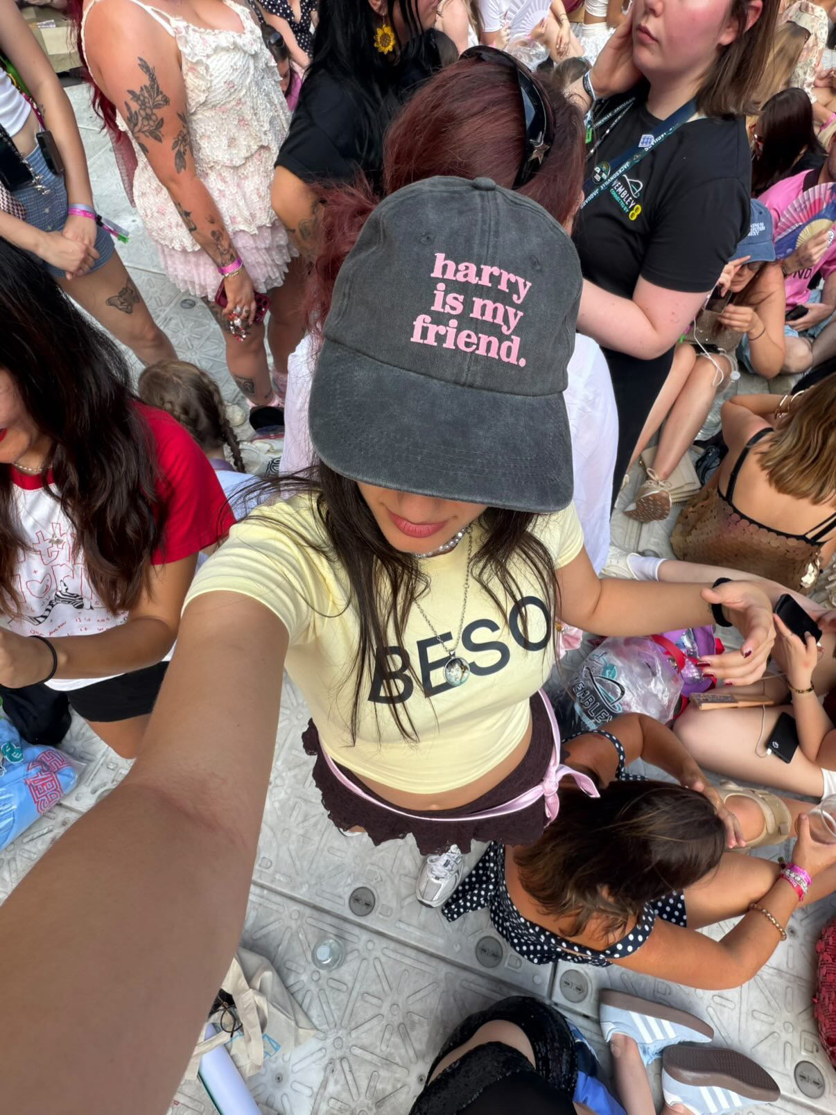 Camiseta (Baby Tee) Beso Disco