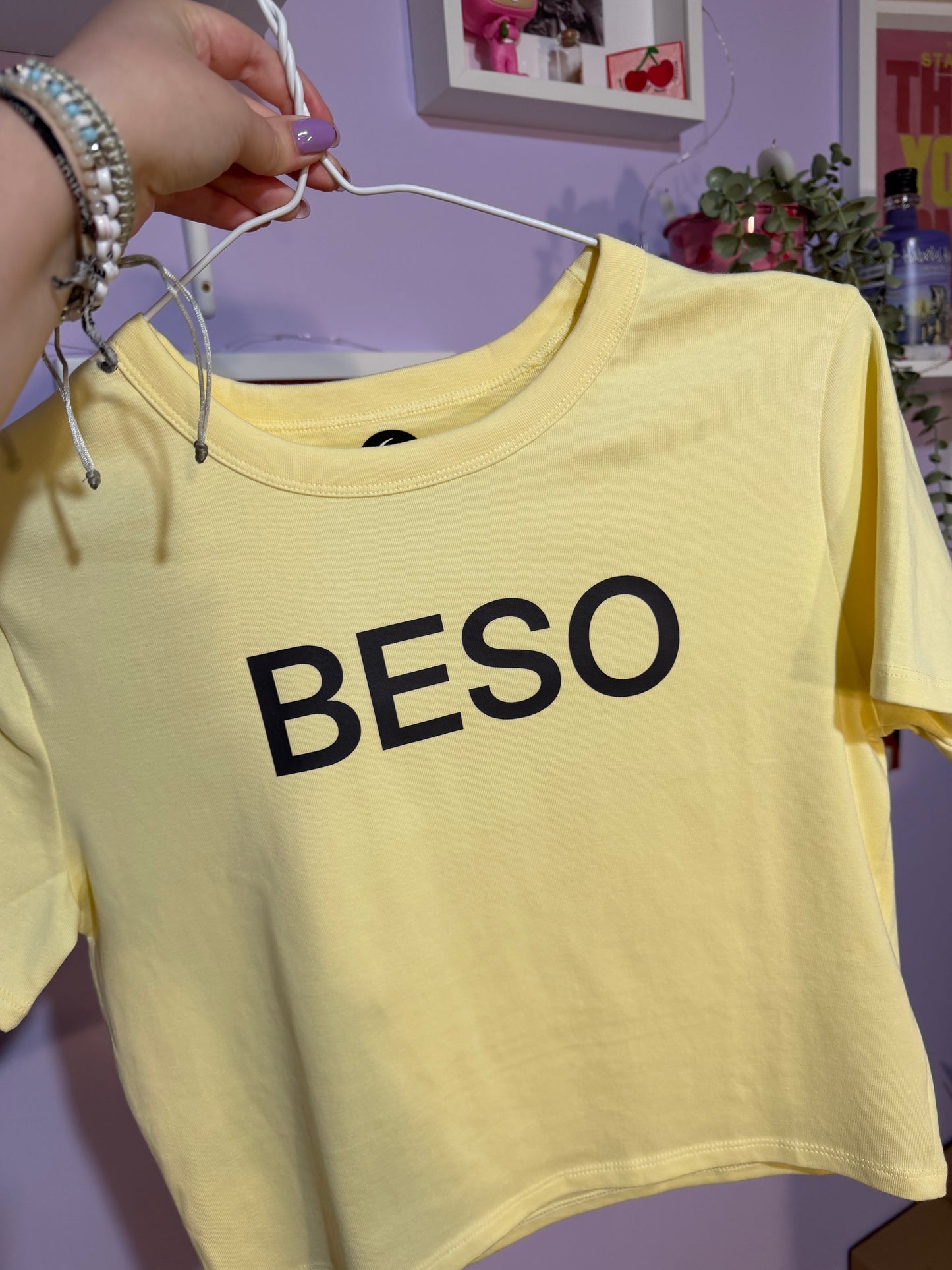 Camiseta (Baby Tee) Beso Disco